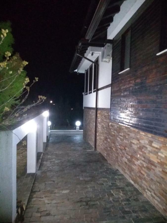 Къща За Гости "Мечта" Lyutibrod Εξωτερικό φωτογραφία