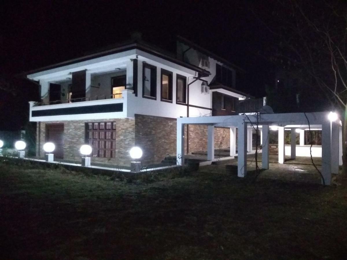 Къща За Гости "Мечта" Lyutibrod Εξωτερικό φωτογραφία
